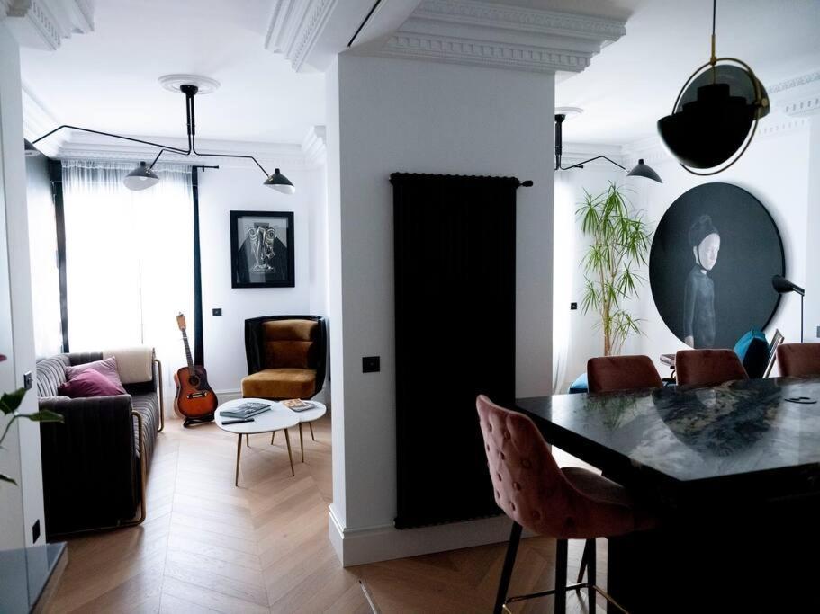 Luxury Apartment In Gran Via Madrid Exterior photo